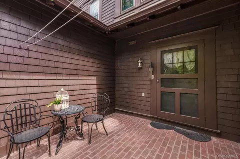 Exterior - 83 Hooker Ave, Poughkeepsie, NY 12601 photo 6 of 9