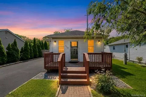 508 Michigan St, Ronkonkoma, NY 11779