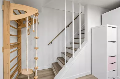 Entry Way - 18 Alan Rd, Ramapo, NY 10977 photo 9 of 10