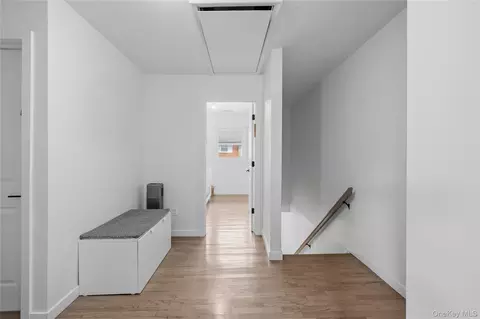 Entry Way - 18 Alan Rd, Ramapo, NY 10977 photo 6 of 10
