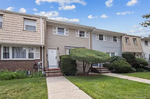 Exterior - 18 Alan Rd, Ramapo, NY 10977 photo 2 of 7