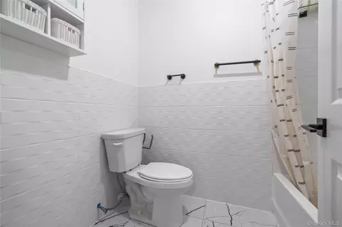 Bath - 18 Alan Rd, Ramapo, NY 10977 photo 3 of 4