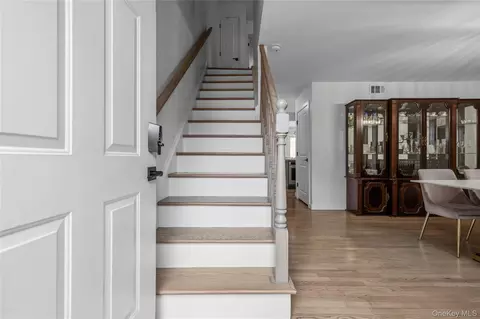 Entry Way - 18 Alan Rd, Ramapo, NY 10977 photo 1 of 10