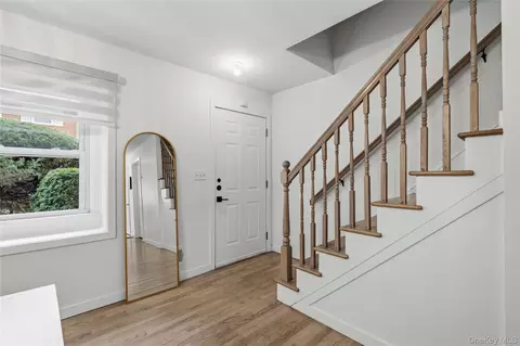 Entry Way - 18 Alan Rd, Ramapo, NY 10977 photo 2 of 10