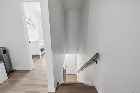 Entry Way - 18 Alan Rd, Ramapo, NY 10977 photo 5 of 10