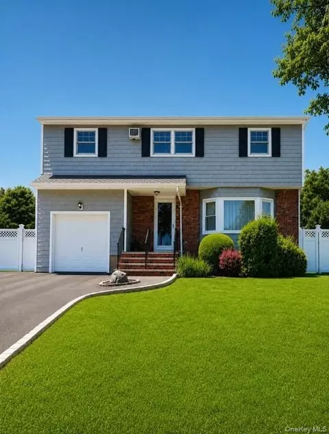 66 Wolcott Rd, Levittown, NY 11756