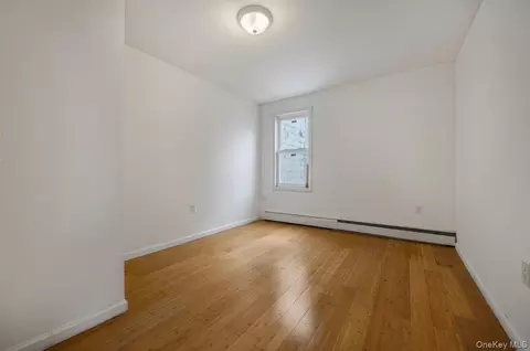 Bedroom - 738 E 217th St, New York, NY 10467 photo 4 of 5