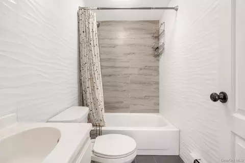 Bath - 738 E 217th St, New York, NY 10467 photo 2 of 2