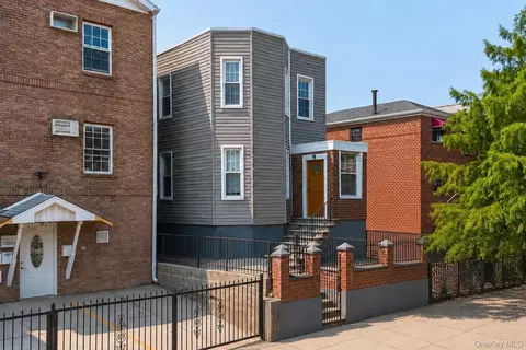 Exterior - 738 E 217th St, New York, NY 10467 photo 2 of 3