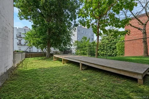 Exterior - 738 E 217th St, New York, NY 10467 photo 3 of 3