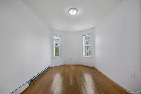Bedroom - 738 E 217th St, New York, NY 10467 photo 1 of 5