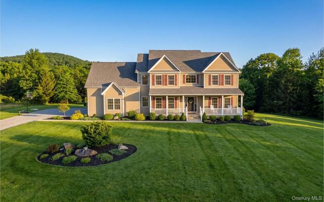 20 Mountainside Dr, Chester, NY 10918