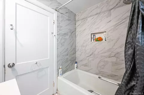 Bath - 41 Prospect Pl, Riverhead, NY 11901 photo 3 of 3