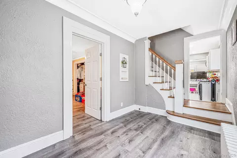 Entry Way - 41 Prospect Pl, Riverhead, NY 11901 photo 2 of 4