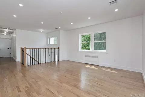 Living - 38 Singer Ave, Ramapo, NY 10977 photo 7 of 10