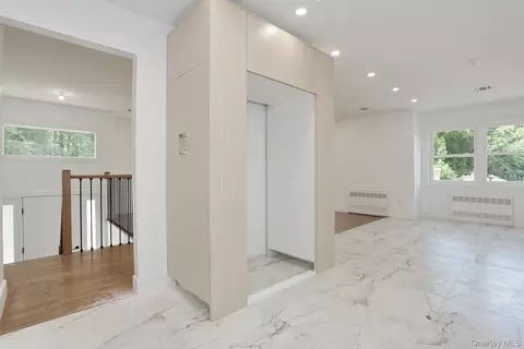 Entry Way - 38 Singer Ave, Ramapo, NY 10977 photo 2 of 3