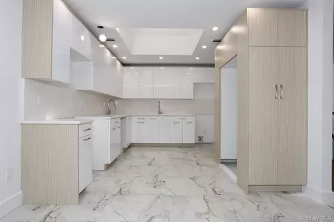 Kitchen - 38 Singer Ave, Ramapo, NY 10977 photo 1 of 1