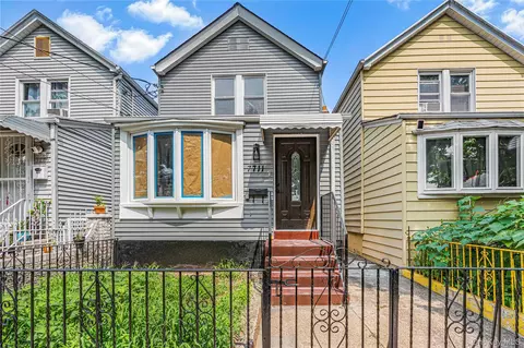7711 97th Ave, New York, NY 11416