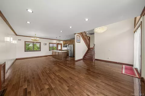 Living - 300 Ellen Pl, Jericho, NY 11753 photo 2 of 3