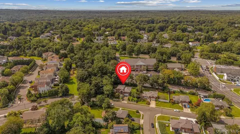 View/Area - 300 Ellen Pl, Jericho, NY 11753 photo 3 of 3