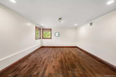 Other - 300 Ellen Pl, Jericho, NY 11753 photo 4 of 5