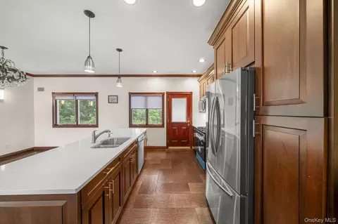Kitchen - 300 Ellen Pl, Jericho, NY 11753 photo 3 of 3