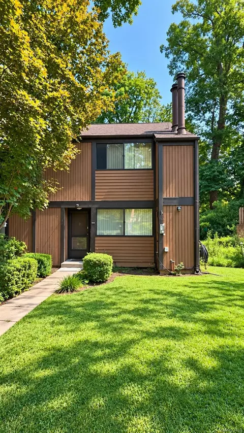 114 Round Hill Rd, Greenburgh, NY 10522