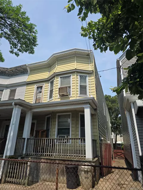 10441 92nd Ave, New York, NY 11418