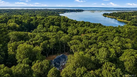 550 Moriches Rd, Saint James, NY 11780