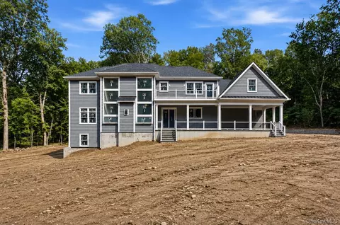 550 Moriches Rd, Saint James, NY 11780