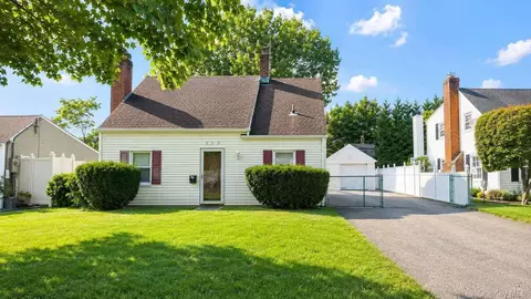 326 Curtis Ave, North Hempstead, NY 11514