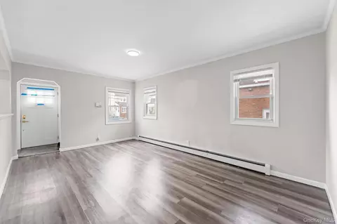Living - 20 Dewitt St, Valley Stream, NY 11580 photo 1 of 2