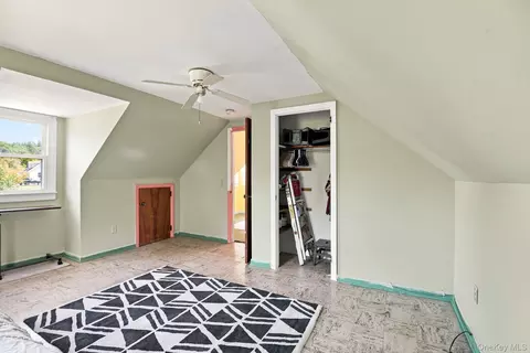 Bedroom - 9 Kinderhook Dr, Poughkeepsie, NY 12603 photo 10 of 11