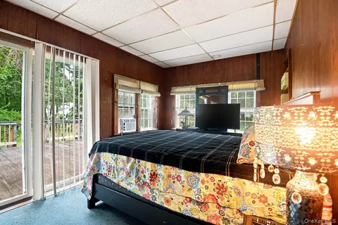 Bedroom - 9 Kinderhook Dr, Poughkeepsie, NY 12603 photo 1 of 11