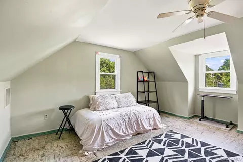 Bedroom - 9 Kinderhook Dr, Poughkeepsie, NY 12603 photo 11 of 11