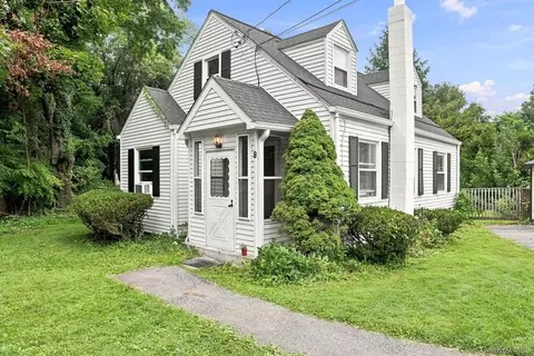 Exterior - 9 Kinderhook Dr, Poughkeepsie, NY 12603 photo 2 of 6