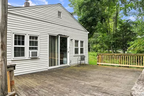 Exterior - 9 Kinderhook Dr, Poughkeepsie, NY 12603 photo 4 of 6