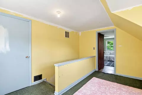 Entry Way - 9 Kinderhook Dr, Poughkeepsie, NY 12603 photo 4 of 4