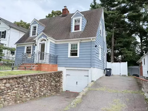 24222 54th Ave, New York, NY 11362