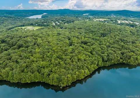 47 Rock Rd N, Carmel, NY 10512