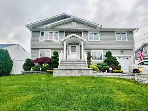 38 Second Ave, Massapequa Park, NY 11762