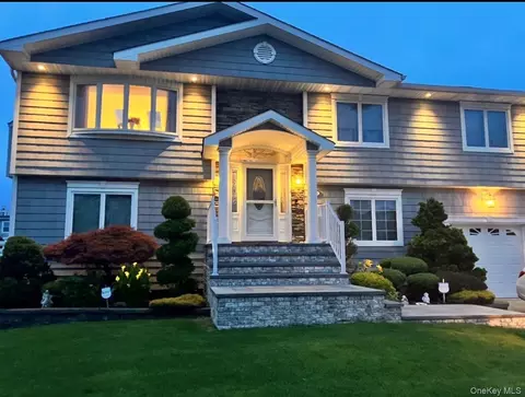38 Second Ave, Massapequa Park, NY 11762