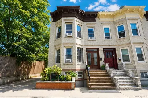 82 Kermit Pl, Brooklyn, NY 11218