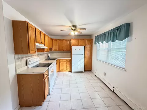 Kitchen - 1840 Crompond Rd #3B4, Peekskill, NY 10566 photo 2 of 2