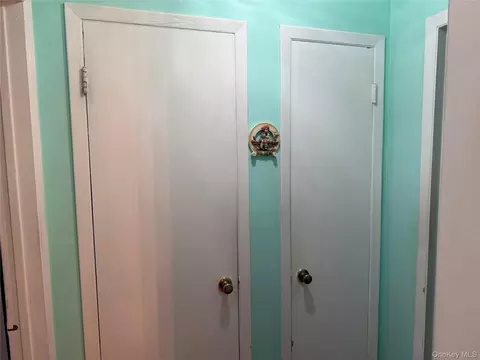 Entry Way - 1840 Crompond Rd #3B4, Peekskill, NY 10566 photo 2 of 2