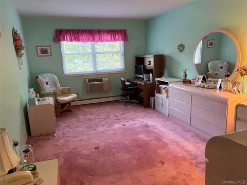 Bedroom - 1840 Crompond Rd #3B4, Peekskill, NY 10566 photo 1 of 1