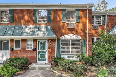 4 Salem Ct, Ramapo, NY 10901