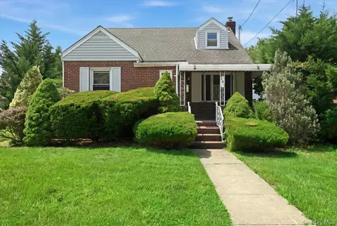 191 Nassau Blvd, North Hempstead, NY 11040