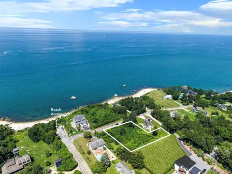400 Aquaview Ave, Southold, NY 11939