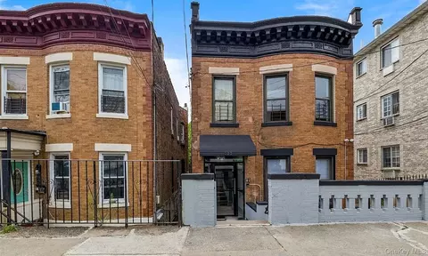 622 Mead St, New York, NY 10460